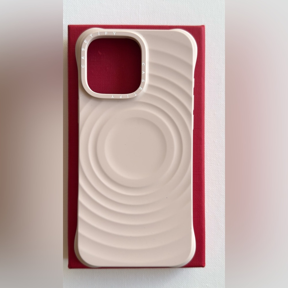 Casetify Beige Ripple Phone Case (NO ORIGINAL) 16 pro max